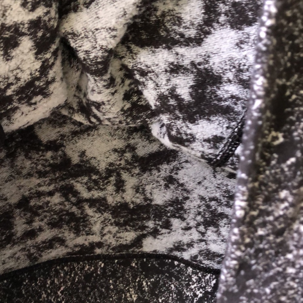 Lululemon thermal soft and warm top - Picture 6 of 6